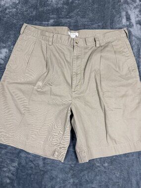 Turnbury Mens Pleated Beige Khaki Shorts Size 40
